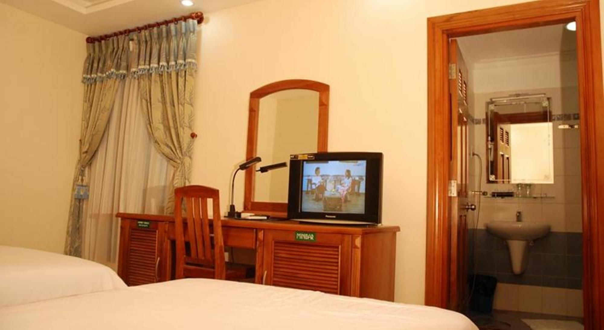 Phu An Hotel Хошимин Экстерьер фото